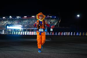 BIB: 50008
                            <button type="button" onclick="openModal(19598933)" class="btn btn-primary btn-sm float-right btn-popup" data-toggle="modal" data-target=".modal-high-quality">
                        <i class="fas fa-shopping-cart"></i> Add to Cart
                    </button>
                                            <button type="button" onclick="isThisMe(19598933, true)" class="btn btn-success btn-sm float-right btn-popup btn-isme hidden" data-toggle="tooltip" data-placement="bottom" title="นี่คือรูปของคุณใช่ไหม คลิกที่นี่เพื่อเอาเข้าอัลบั้ม">
                        <i class="fas fa-plus"></i> Add to album
                    </button>
                    <button type="button" onclick="isThisMe(19598933, false)" class="btn btn-warning btn-sm float-right btn-popup btn-isnotme hidden">
                        <i class="fas fa-ban"></i> Remove from album
                    </button>